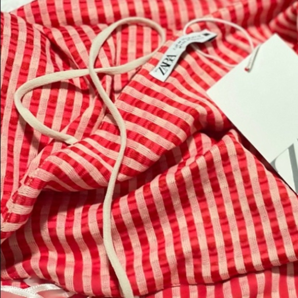 ZARA Jacquard Red Check Midi Dress Medium
Ref: 5644/098 SS2021. - Picture 9 of 9